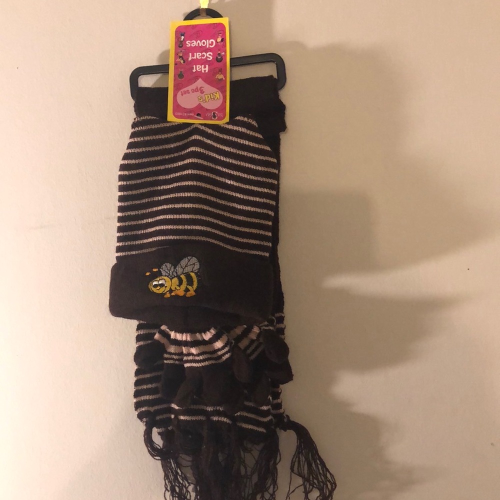 Toddler hat,scar, and glove set